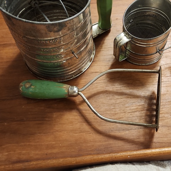 Vintage Kitchen Gadgets - Picture 4 of 5